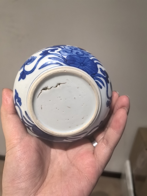 古玩陶瓷清早期青花花卉紋蓋盒真品鑒賞圖