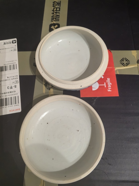 古玩陶瓷清早期青花花卉紋蓋盒真品鑒賞圖