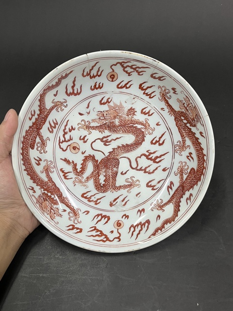 古玩陶瓷清康熙 礬紅龍紋盤真品鑒賞圖