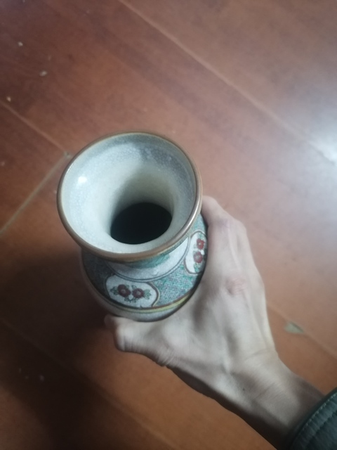 古玩陶瓷哥釉五彩刀馬人物盤口瓶真品鑒賞圖