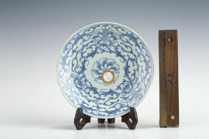 古玩陶瓷清道光·青花纏枝蓮紋盤真品鑒賞圖