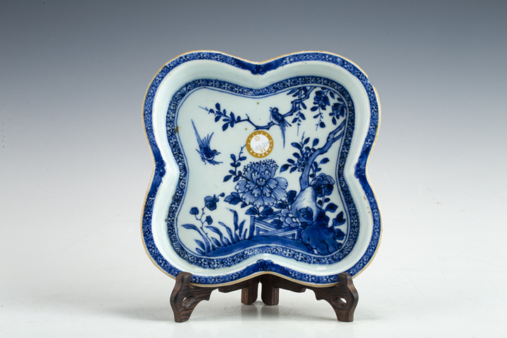 古玩陶瓷清乾隆·青花花鳥紋茶盤拍賣，當前價格688元