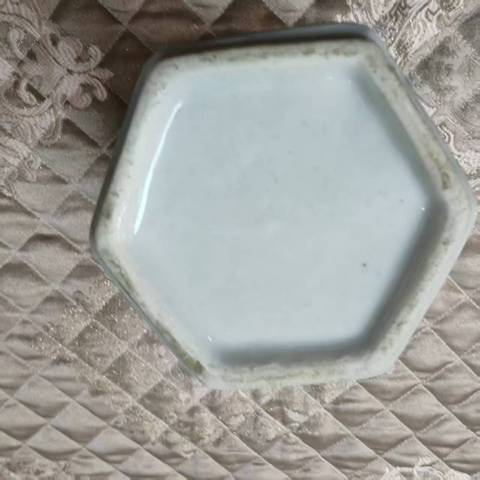 古玩陶瓷粉彩??章瓷六方蓋罐（日本）真品鑒賞圖