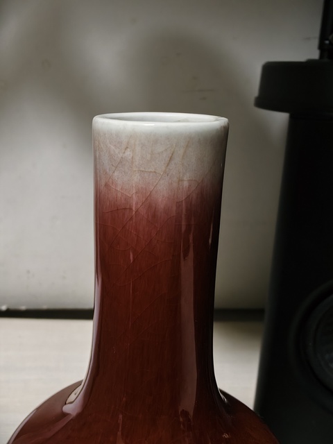 古玩陶瓷郎紅釉天球瓶真品鑒賞圖