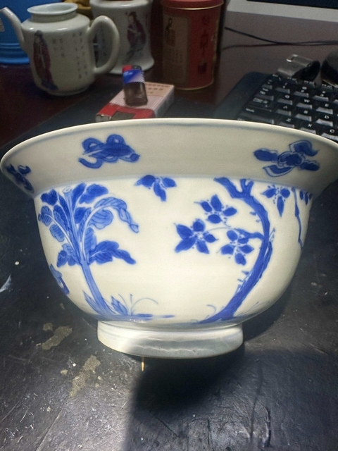 古玩陶瓷清康熙 青花美人帶子折沿碗真品鑒賞圖