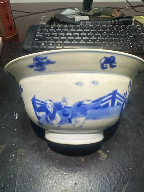 古玩陶瓷清康熙 青花美人帶子折沿碗真品鑒賞圖