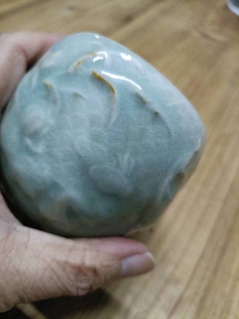 古玩陶瓷青釉印花魚(yú)紋罐真品鑒賞圖