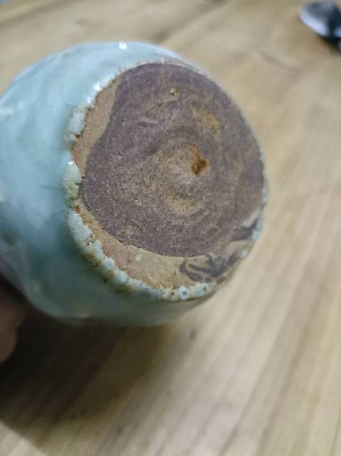 古玩陶瓷青釉印花魚(yú)紋罐真品鑒賞圖