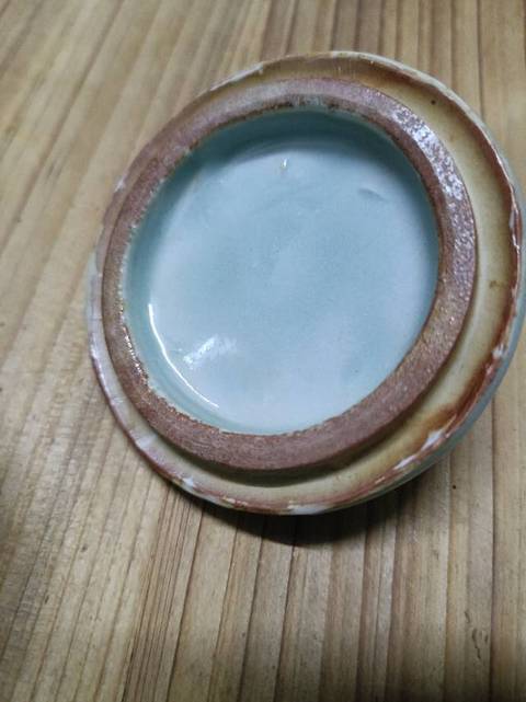 古玩陶瓷青釉印花魚(yú)紋罐真品鑒賞圖