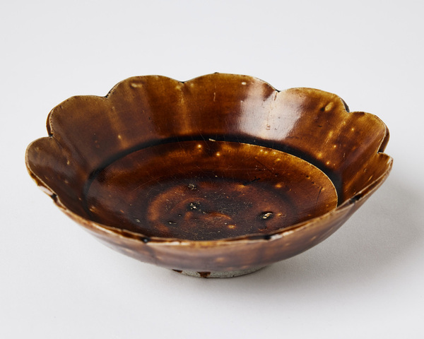 古玩陶瓷北宋醬釉花口盤(pán)真品鑒賞圖