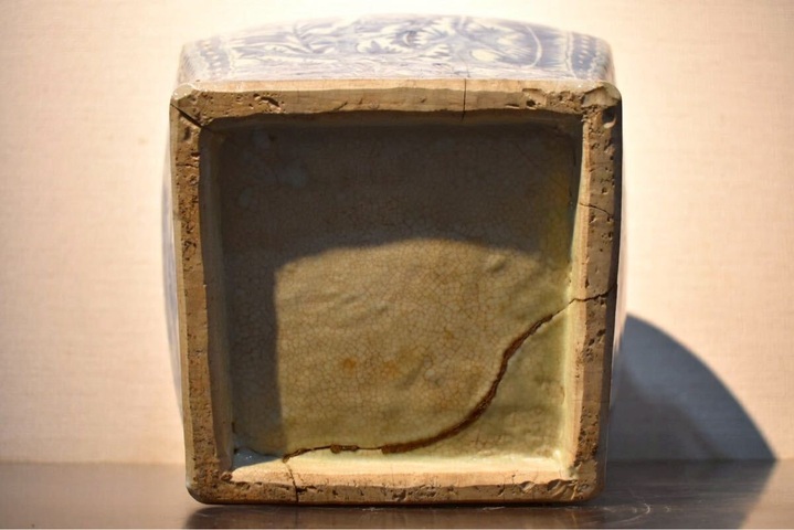 古玩陶瓷青花鳳穿牡丹圖四系罐真品鑒賞圖