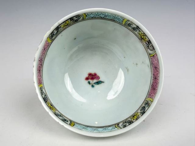 古玩陶瓷清雍正·粉彩安居樂業杯拍賣，當前價格0元