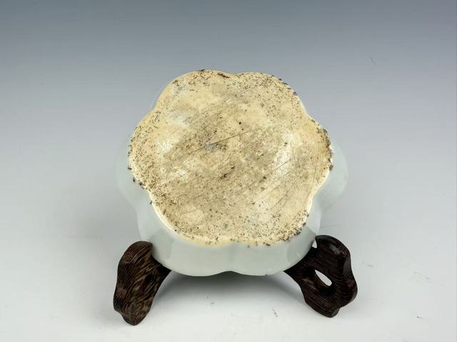 古玩陶瓷清雍正·粉彩花卉花口洗真品鑒賞圖