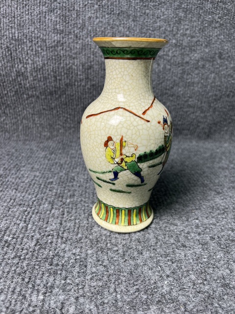 古玩陶瓷哥釉五彩刀馬人觀音瓶真品鑒賞圖