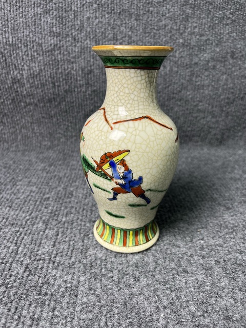 古玩陶瓷哥釉五彩刀馬人觀音瓶真品鑒賞圖