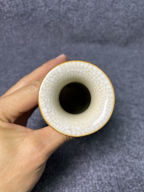 古玩陶瓷哥釉五彩刀馬人觀音瓶真品鑒賞圖