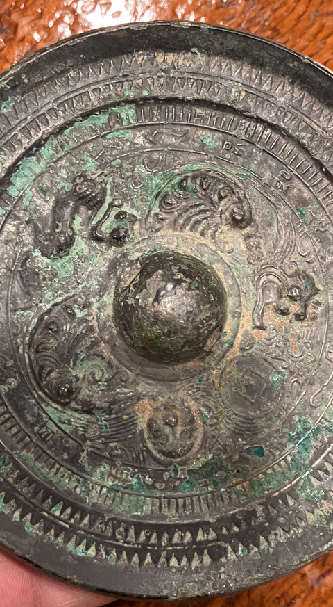 古玩銅器龍虎紋銅鏡真品鑒賞圖