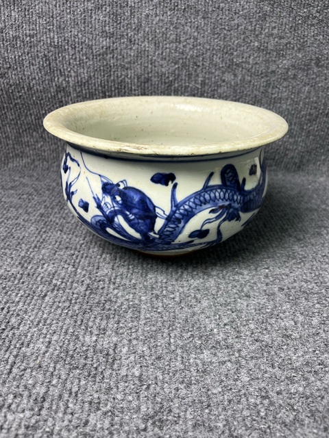 古玩陶瓷青花雙龍戲珠紋羅漢爐真品鑒賞圖