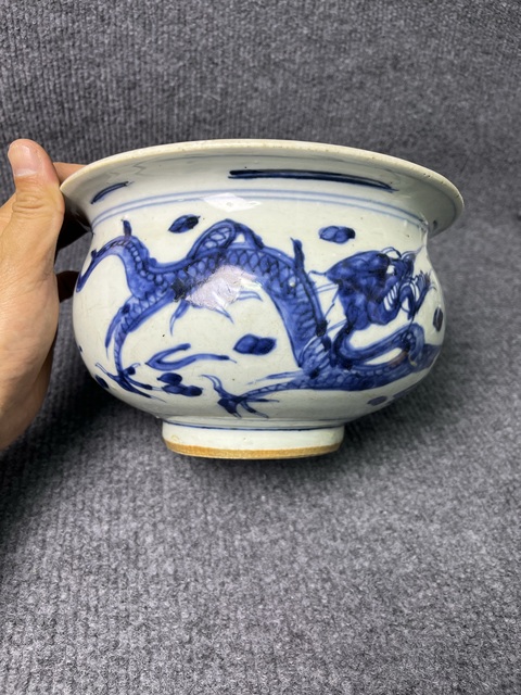 古玩陶瓷青花雙龍戲珠紋羅漢爐真品鑒賞圖