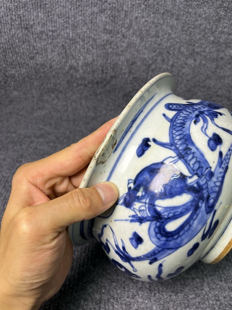 古玩陶瓷青花雙龍戲珠紋羅漢爐真品鑒賞圖