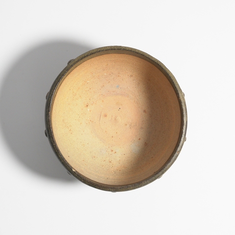 古玩陶瓷淄博窯茶葉末釉鼓釘紋碗真品鑒賞圖