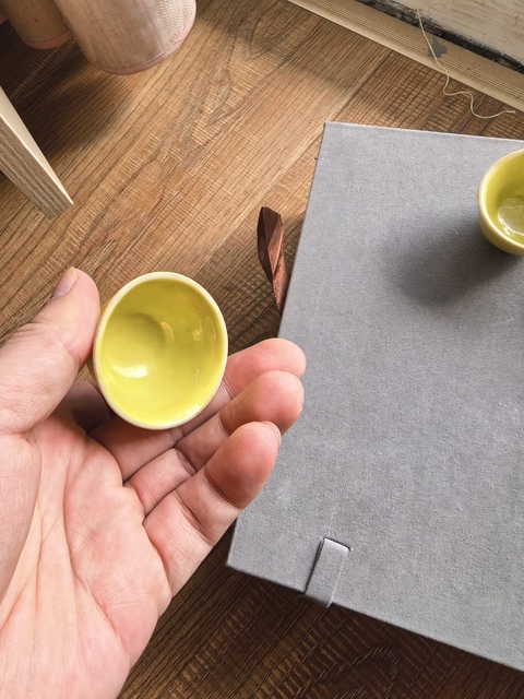 古玩陶瓷黃釉杯真品鑒賞圖