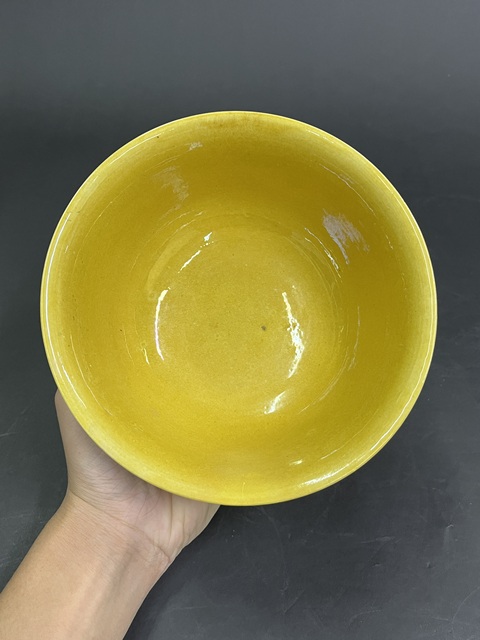 古玩陶瓷黃地刻綠龍紋宮式碗真品鑒賞圖