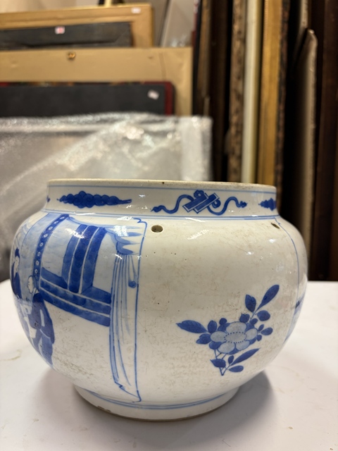 古玩陶瓷人物紋青花四系粥罐真品鑒賞圖