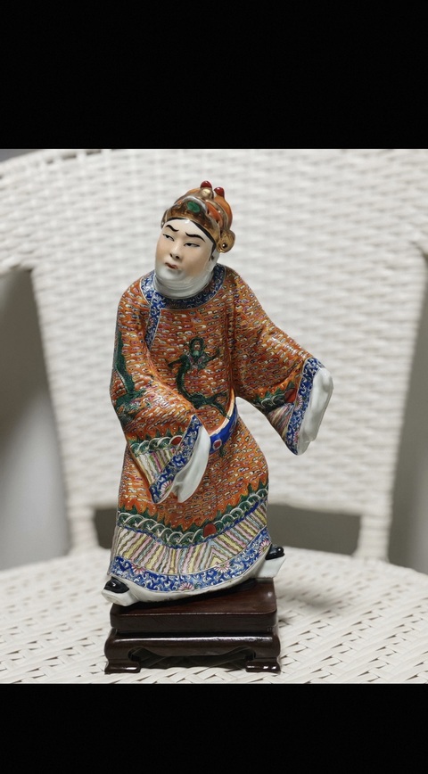 古玩陶瓷粉彩人物瓷塑像真品鑒賞圖