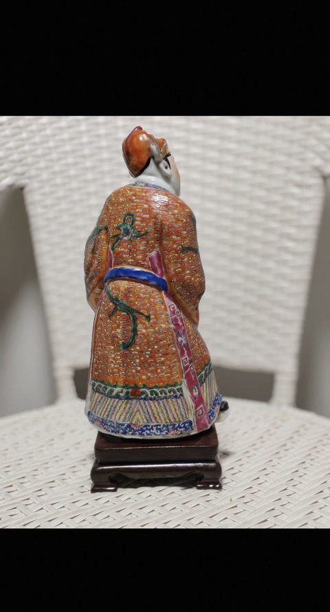 古玩陶瓷粉彩人物瓷塑像真品鑒賞圖