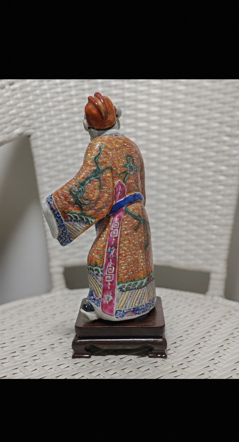 古玩陶瓷粉彩人物瓷塑像真品鑒賞圖