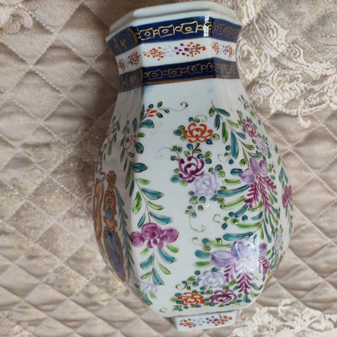 古玩陶瓷廣彩花卉紋將軍罐真品鑒賞圖