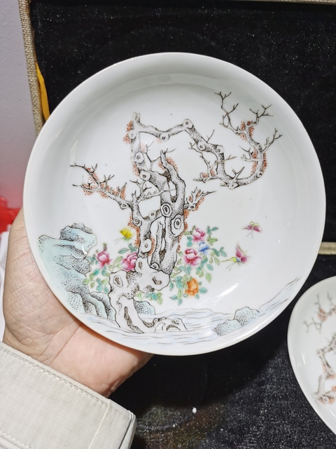 古玩陶瓷粉彩花卉紋臥盤真品鑒賞圖
