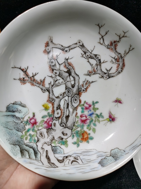 古玩陶瓷粉彩花卉紋臥盤真品鑒賞圖