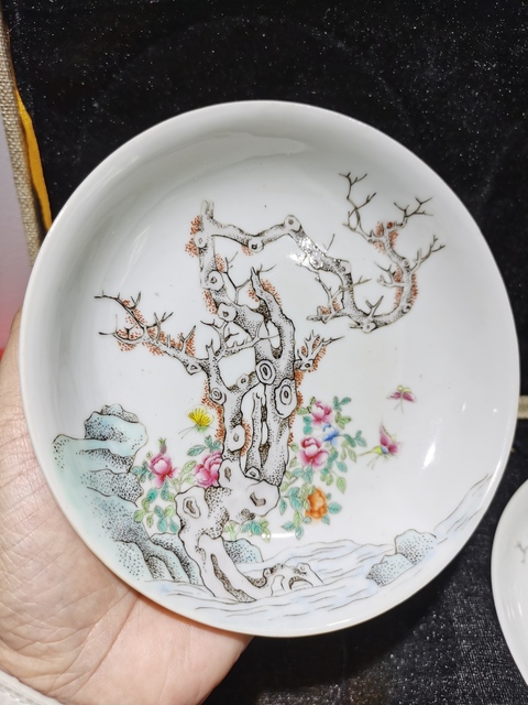 古玩陶瓷粉彩花卉紋臥盤真品鑒賞圖