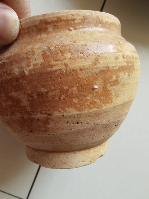 古玩陶瓷黃釉罐真品鑒賞圖