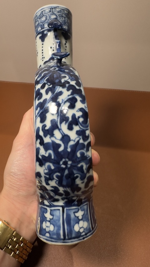 古玩陶瓷人物紋青花抱月瓶真品鑒賞圖