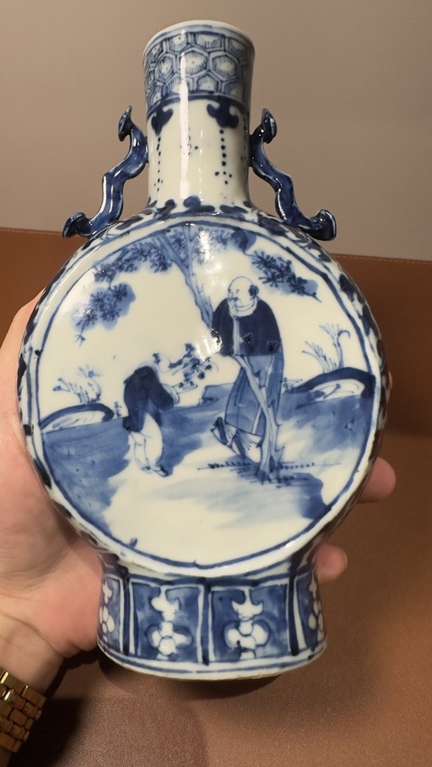 古玩陶瓷人物紋青花抱月瓶真品鑒賞圖