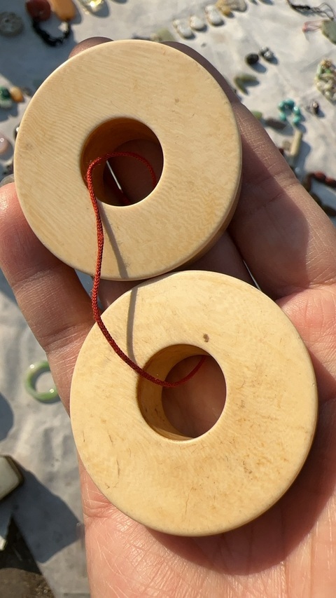 古玩玉器樹脂仿象牙圈真品鑒賞圖