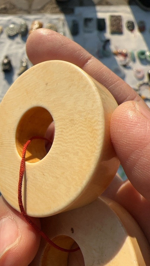 古玩玉器樹脂仿象牙圈真品鑒賞圖