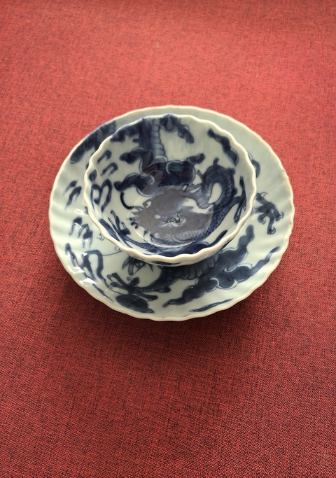 古玩陶瓷雍正青花過墻龍紋杯碟拍賣，當前價格13888元