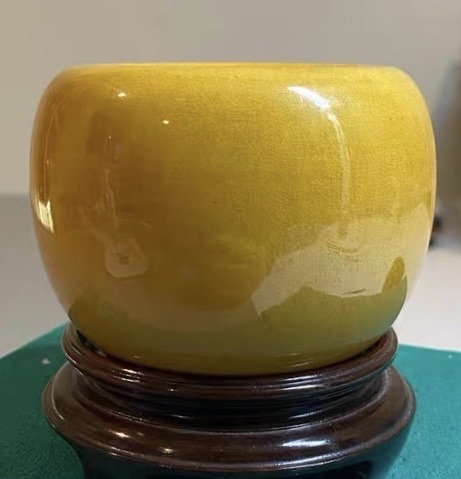 古玩陶瓷黃釉水盂真品鑒賞圖