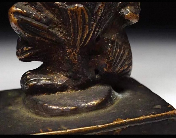 古玩銅器銅板凳佛真品鑒賞圖