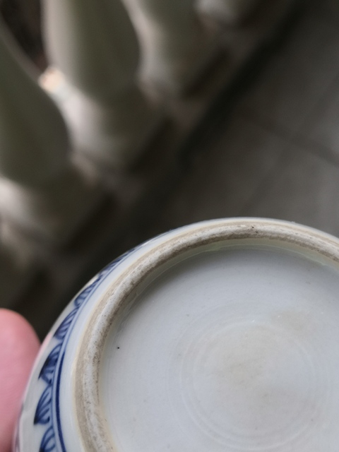 古玩陶瓷花卉紋青花罐真品鑒賞圖