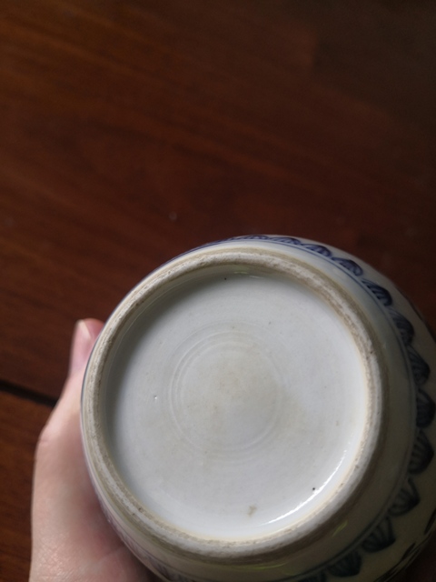 古玩陶瓷花卉紋青花罐真品鑒賞圖