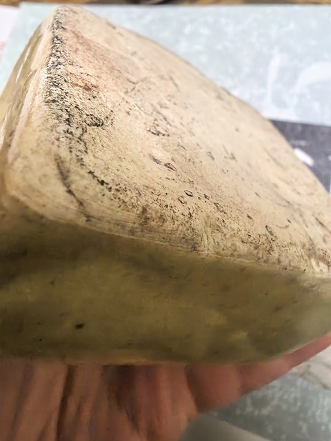 古玩陶瓷黃釉花卉紋硯滴真品鑒賞圖