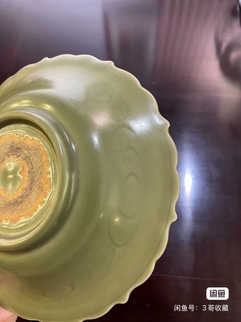 古玩陶瓷龍泉青釉刻劃花盤真品鑒賞圖