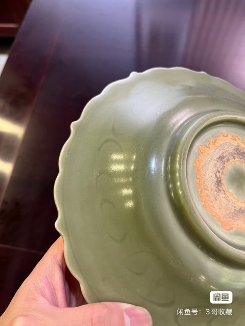 古玩陶瓷龍泉青釉刻劃花盤真品鑒賞圖