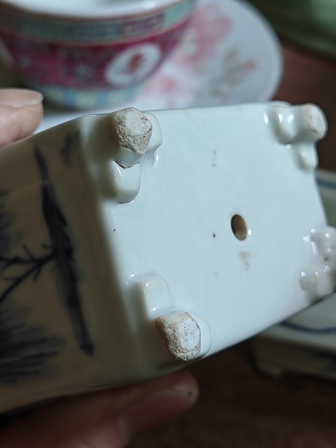 古玩陶瓷山水紋青花四方撇口花盆真品鑒賞圖