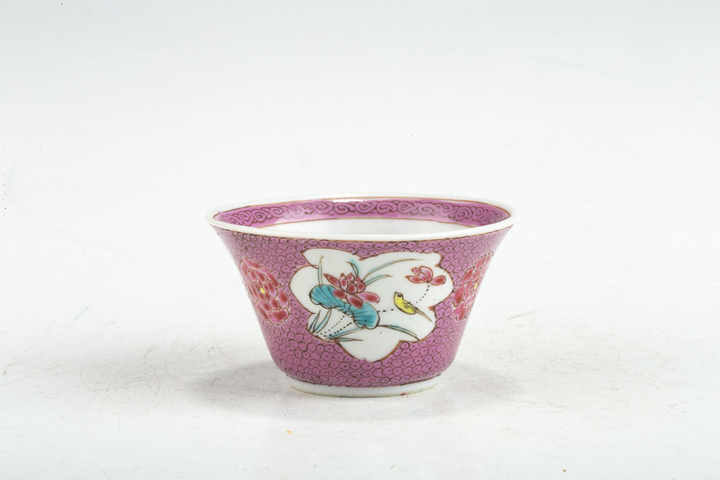 古玩陶瓷清雍正·粉彩三娘教子紋杯真品鑒賞圖